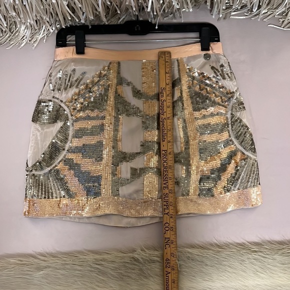 GUESS Mariel Sequined Taupe Blush Peach 28 S M Mini Skirt Lined Side Zipper - Picture 5 of 15